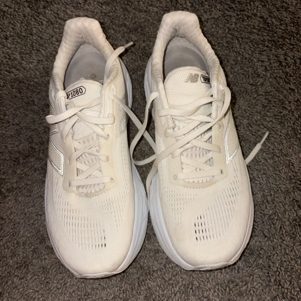 New Balance Women's Off-White Running Shoes with Cushioned Sole